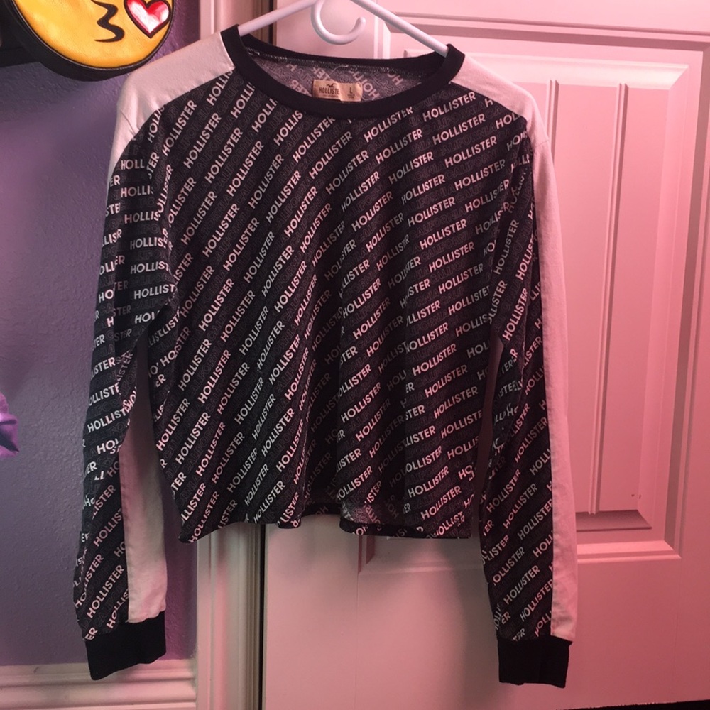 Hollister logo graphic tee (black pattern )